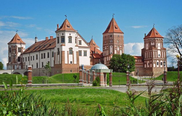 Из Минска в Гродно через Мир